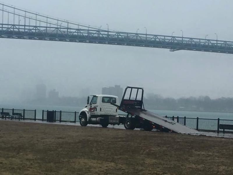 Detroit towing service
