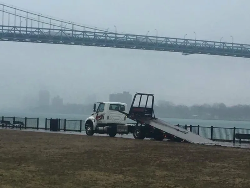 Detroit towing service
