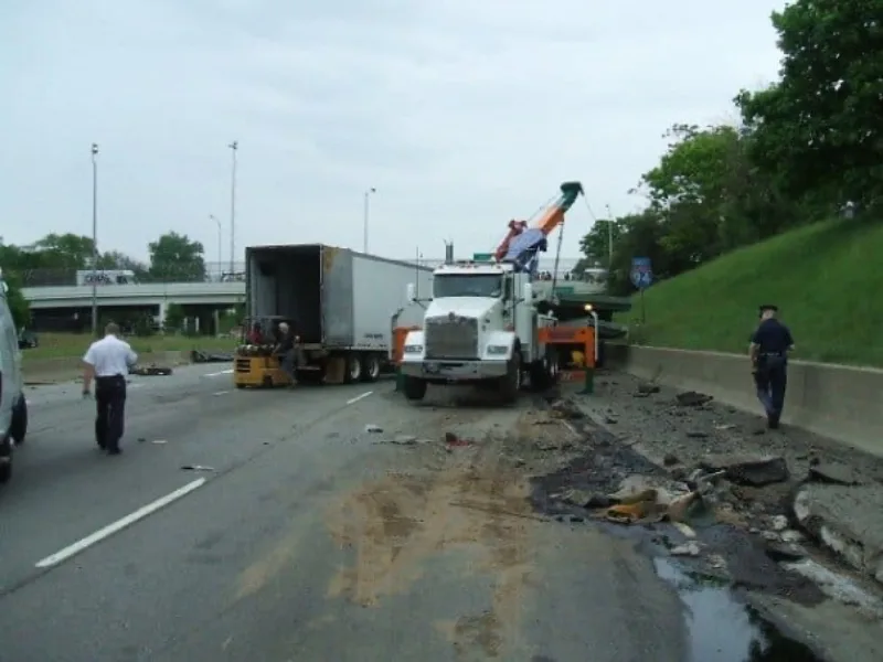 I-96 heavy recovery